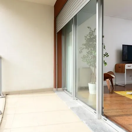 New Loft With Swimming Pool At Parque Nacoes! * Lisbon