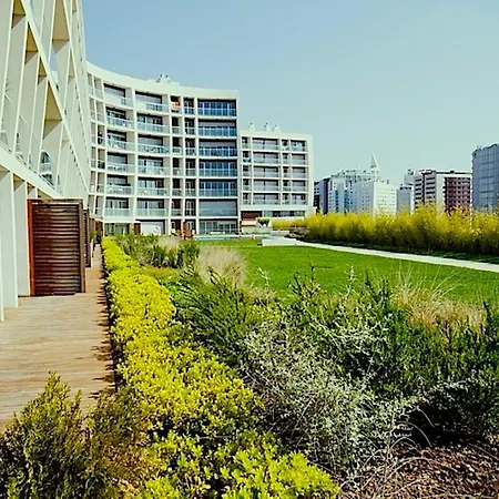 公寓 New Loft With Swimming Pool At Parque Nacoes! Lisboa