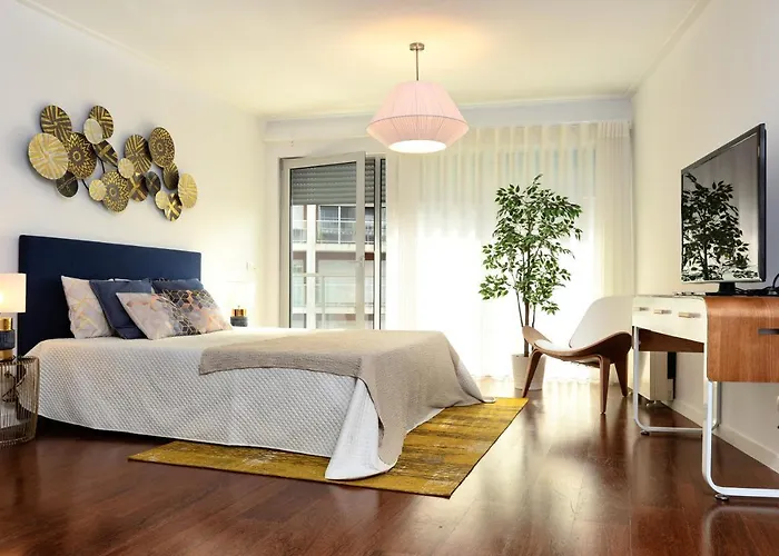 New Loft With Swimming Pool At Parque Nacoes! Lisbona