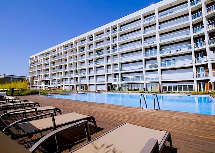 New Loft With Swimming Pool At Parque Nacoes! * Lisbona